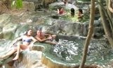 Termální prameny a jezírka „Hot Springs“ a „Crystal Pool“